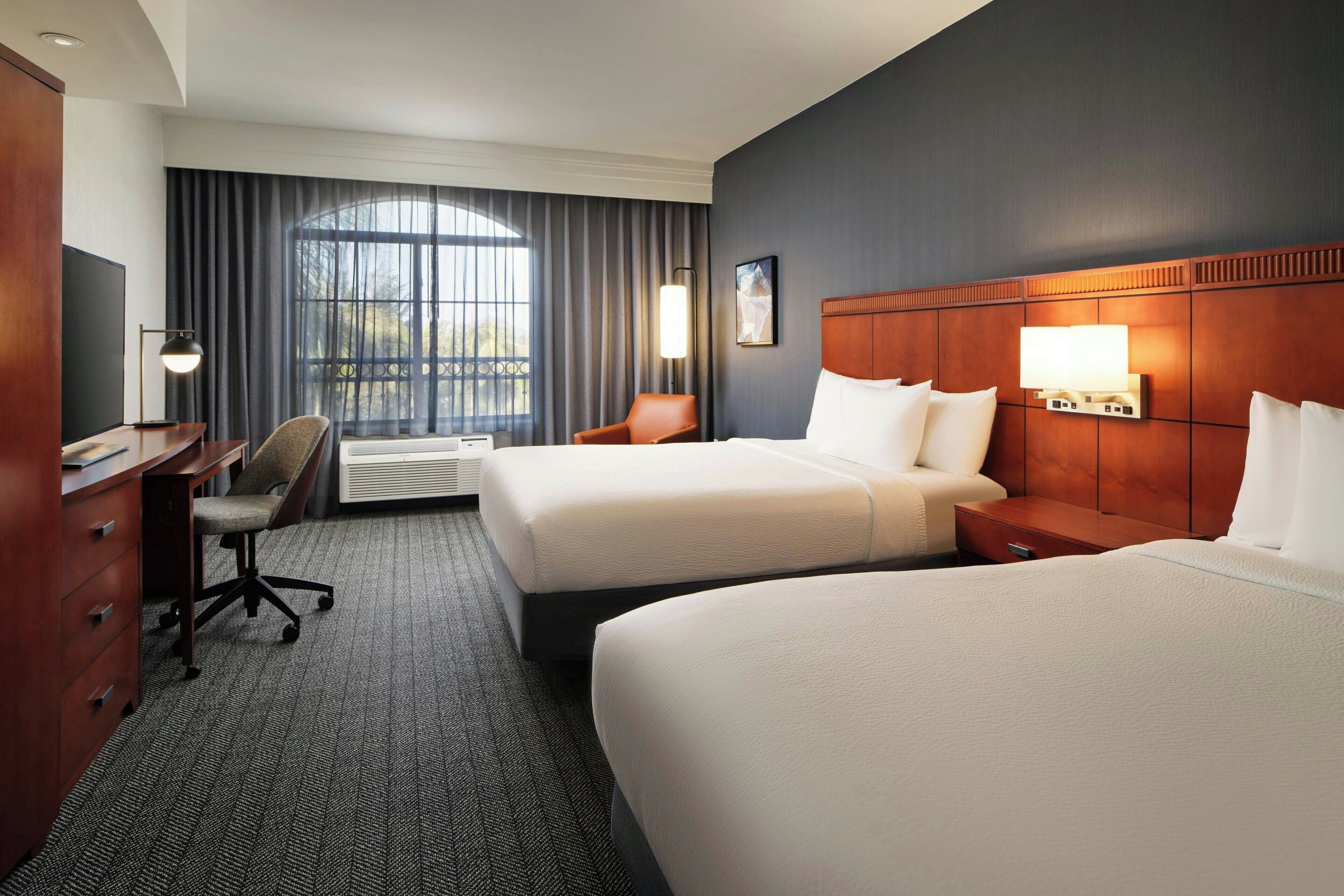 Premium bedding, in-room safe, desk, laptop workspace