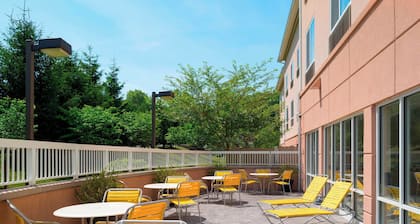 Fairfield Inn & Suites by Marriott State College