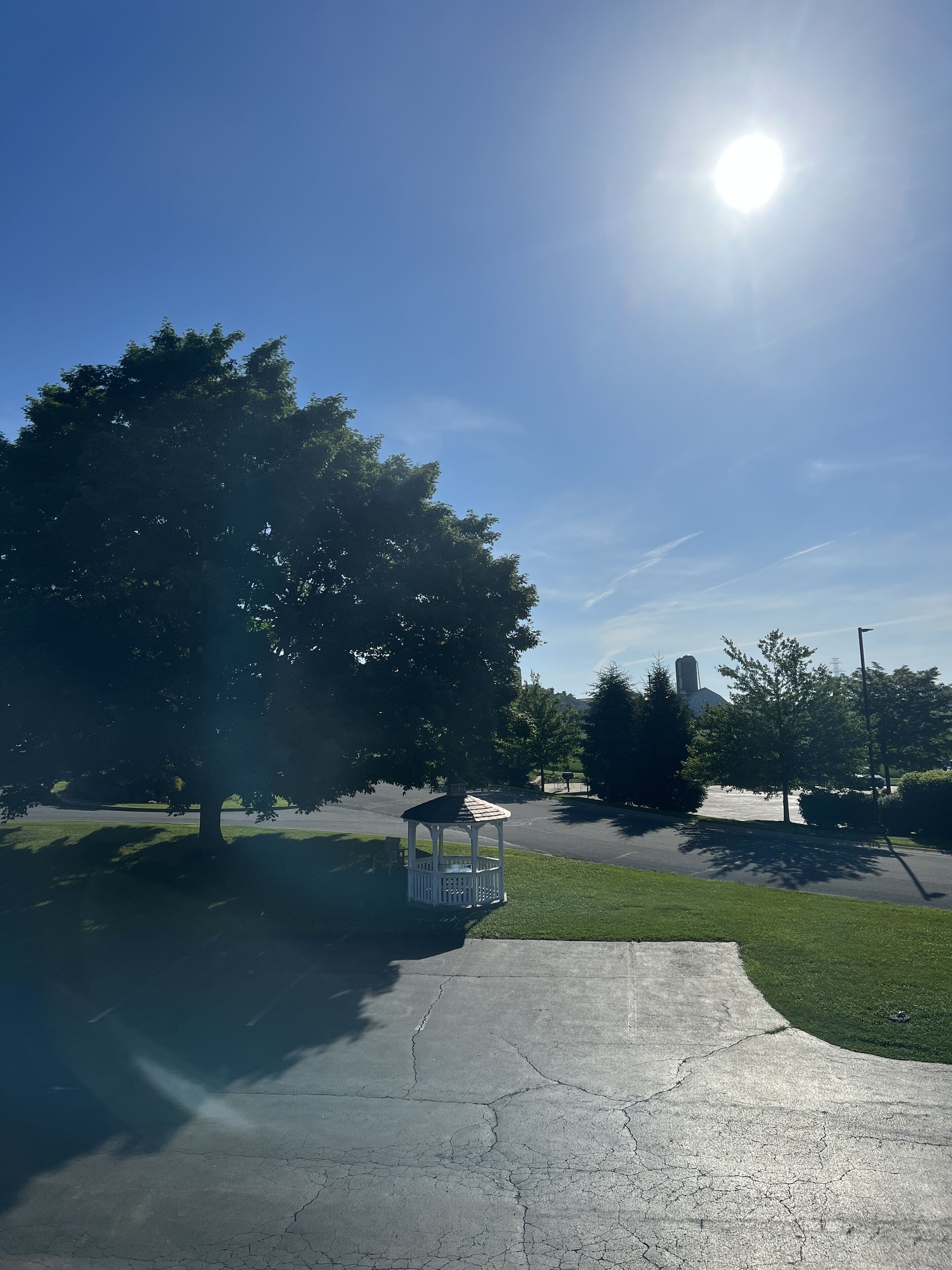 Iron/ironing board, free WiFi, bed sheets, alarm clocks