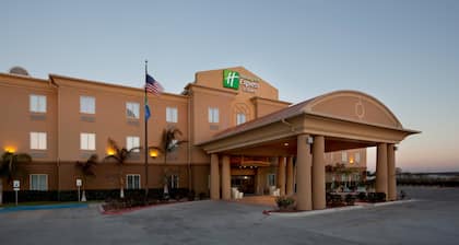 Holiday Inn Express & Suites Zapata by IHG