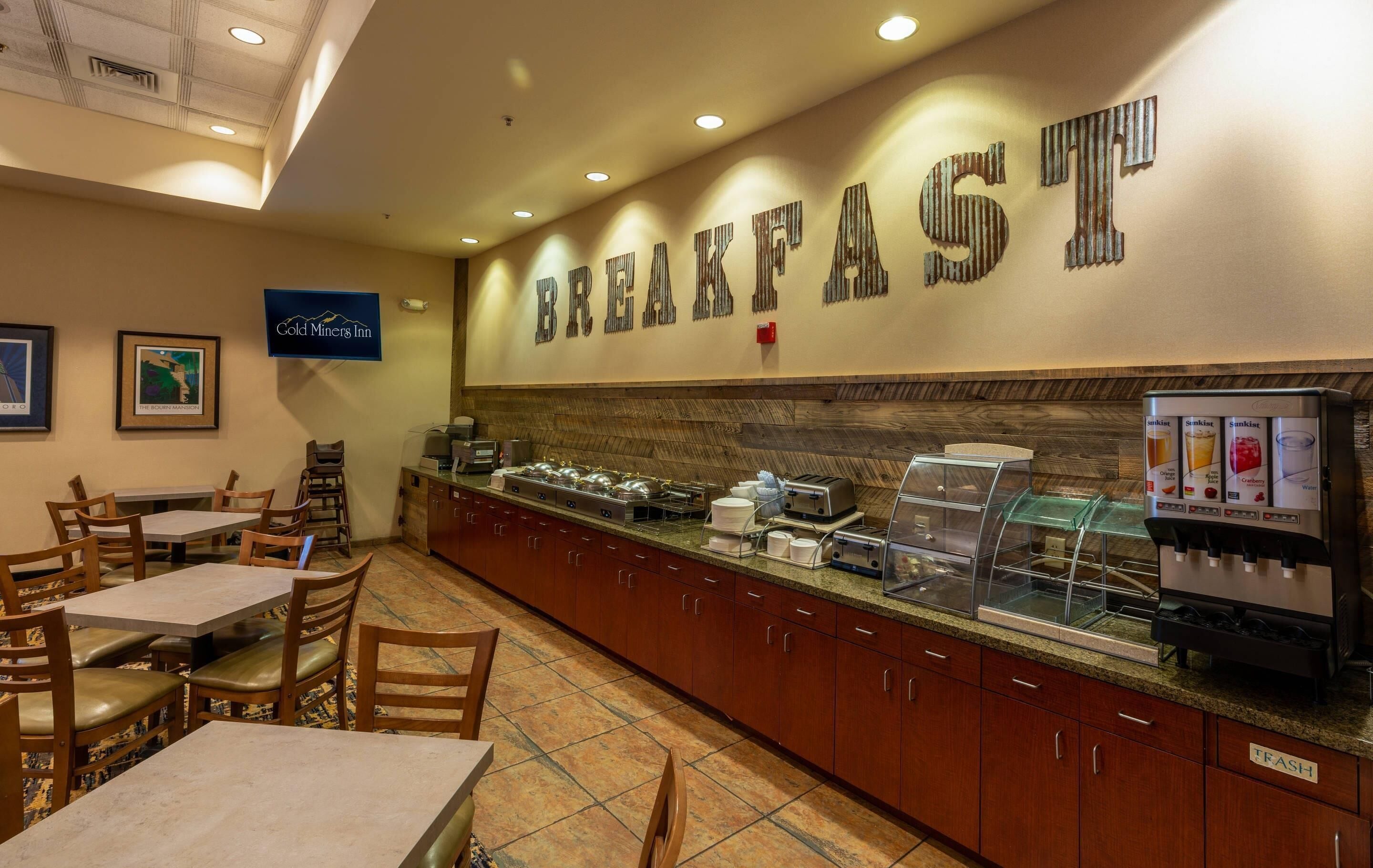 Café da manhã com buffet grátis nos fins de semana