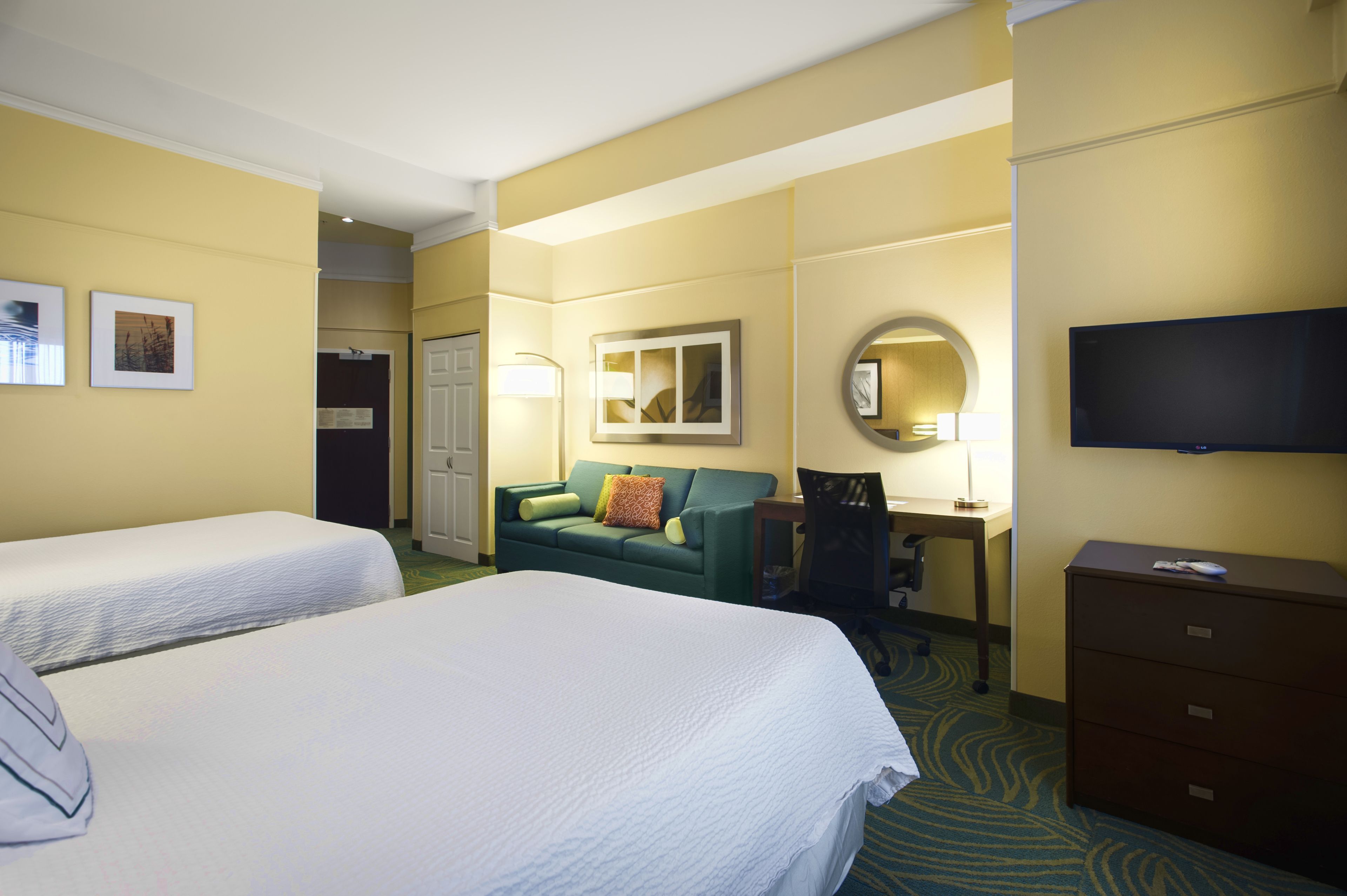 studio, 2 double beds | down duvets, pillow-top beds, desk, laptop workspace