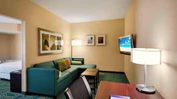 1 bedroom, down duvets, pillow-top beds, desk