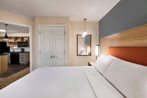 Premium bedding, desk, laptop workspace, blackout curtains - Candlewood Suites Augusta by IHG (Augusta)