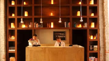 Concierge desk