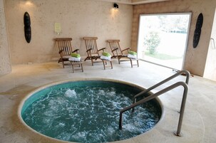 Bañera de hidromasaje interior