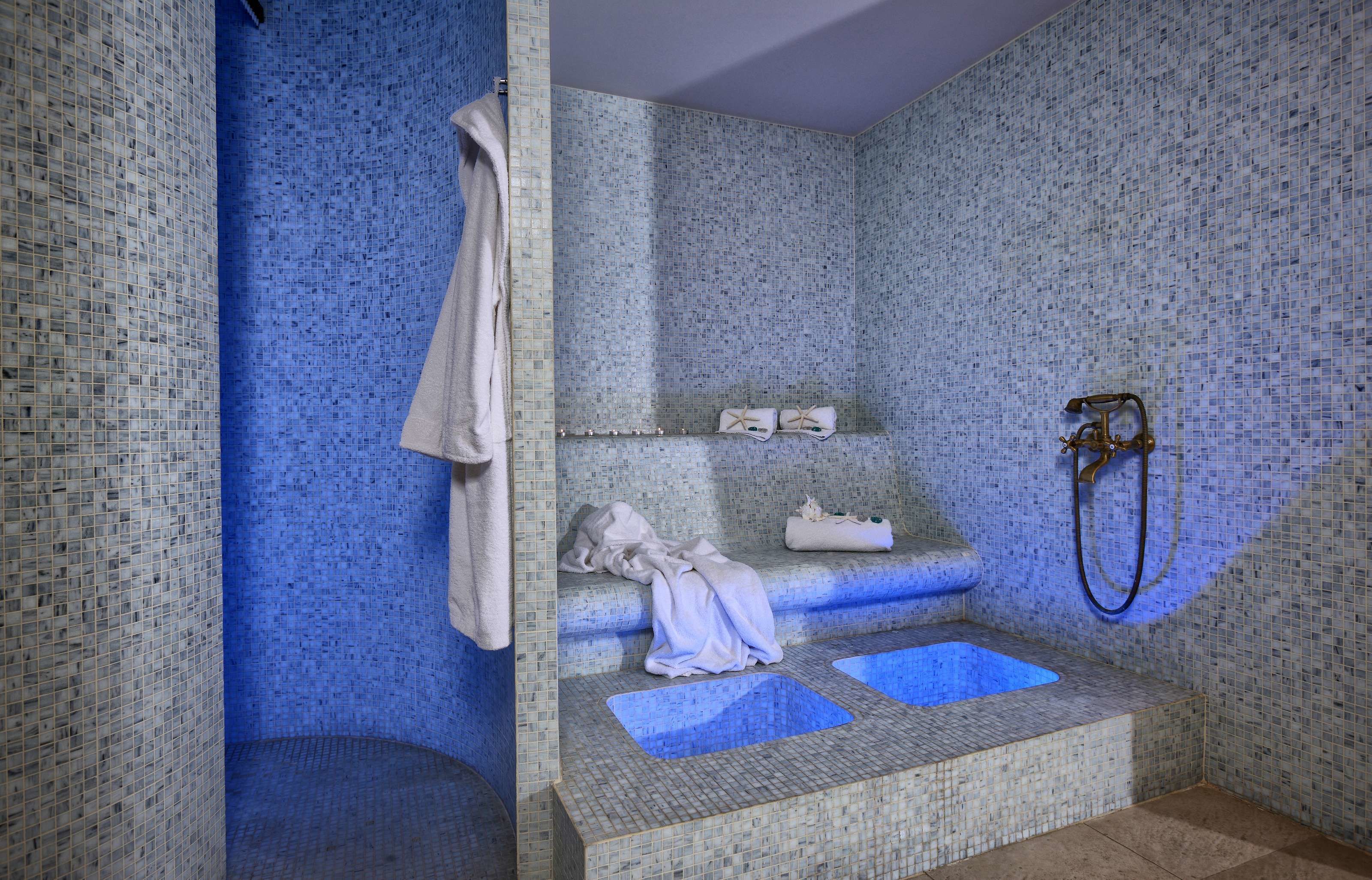 couples treatment room(s), sauna, hot tub, body treatments, body wraps