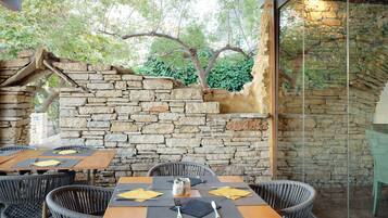 Petit déjeuner buffet compris tous les jours