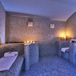 Couples treatment rooms, sauna, hot tub, body treatments, body wraps