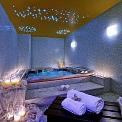 Couples treatment rooms, sauna, hot tub, body treatments, body wraps