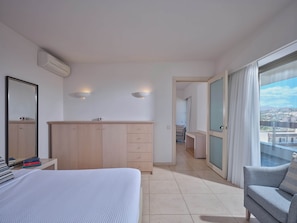 Family Room | 1 間睡房、迷你吧、房內夾萬、書桌