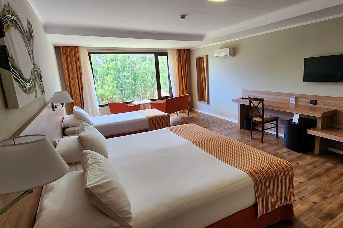 Triple | 1 bedroom, Egyptian cotton sheets, premium bedding, pillow-top beds