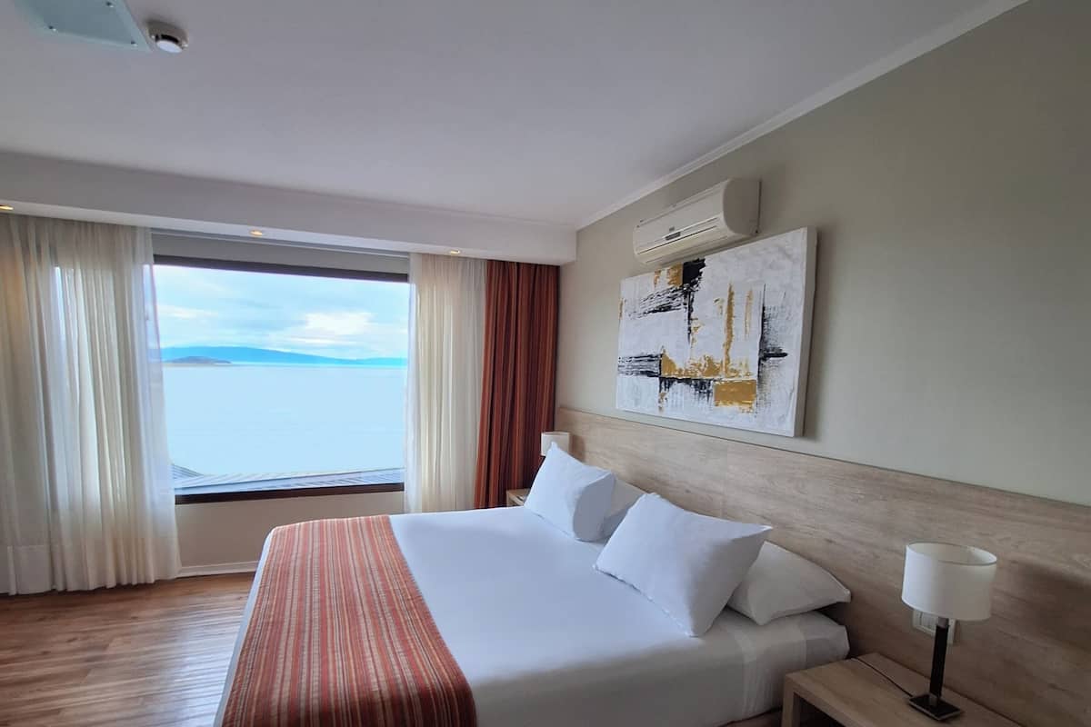Suite de Lujo | 1 bedroom, Egyptian cotton sheets, premium bedding, pillow-top beds