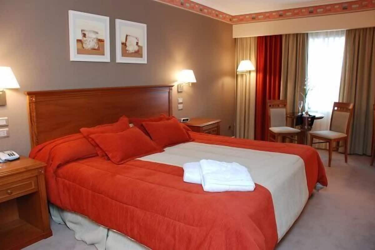 minibar, in-room safe, desk, blackout curtains