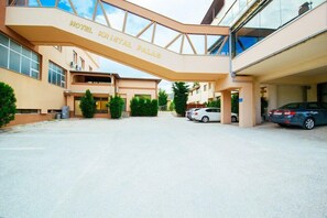 Exterior - Kristal Palace Hotel (Prilep)