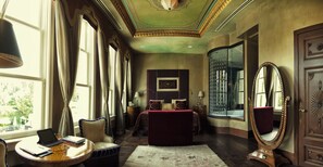 Suite (Hurrem Sultan) | Premium bedding, minibar, in-room safe, desk