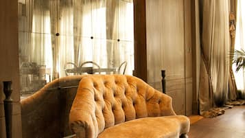 Suite (Hafza Hatun) | Living area