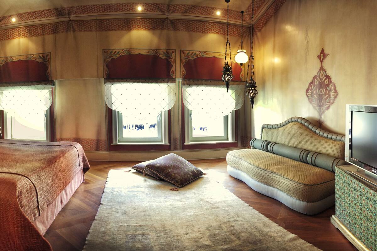 Suite (Bezmialem Sultan) | Literie de qualité supérieure, minibar, coffres-forts dans les chambres