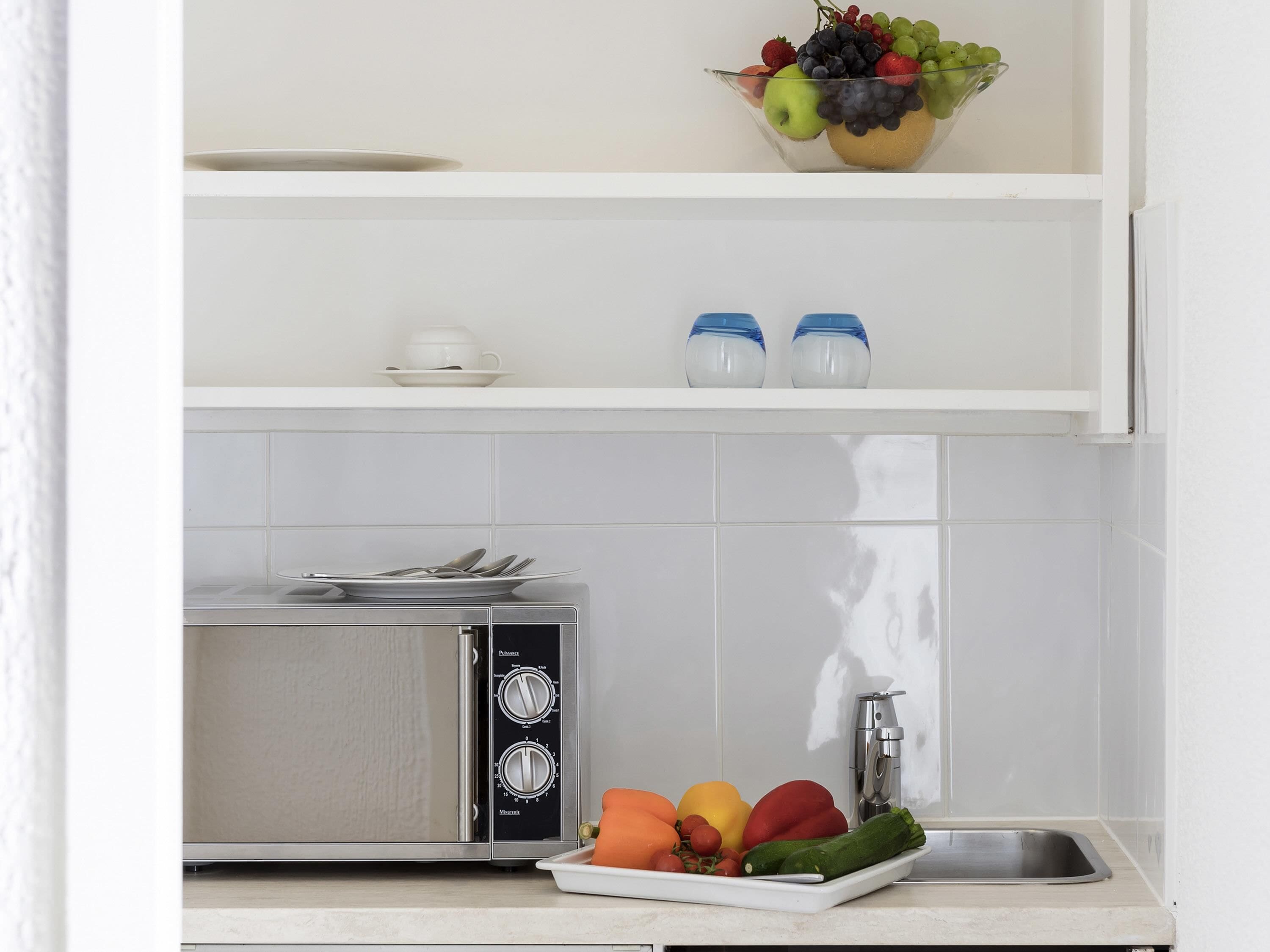 Apartamento standard, 1 quarto | Escrivaninha, roupa de cama, despertadores
