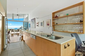 Luxury Penthouse, 2 Bedrooms, Ocean View | Private kitchen