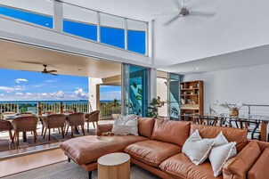 别墅, 3 间卧室, 海洋景观 | 起居区 | 55-英寸电视（配备卫星频道）、DVD 播放器、书