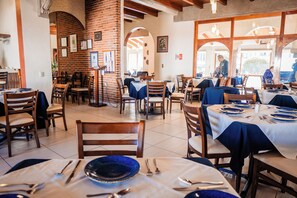 Cooked-to-order breakfast for a fee on weekdays