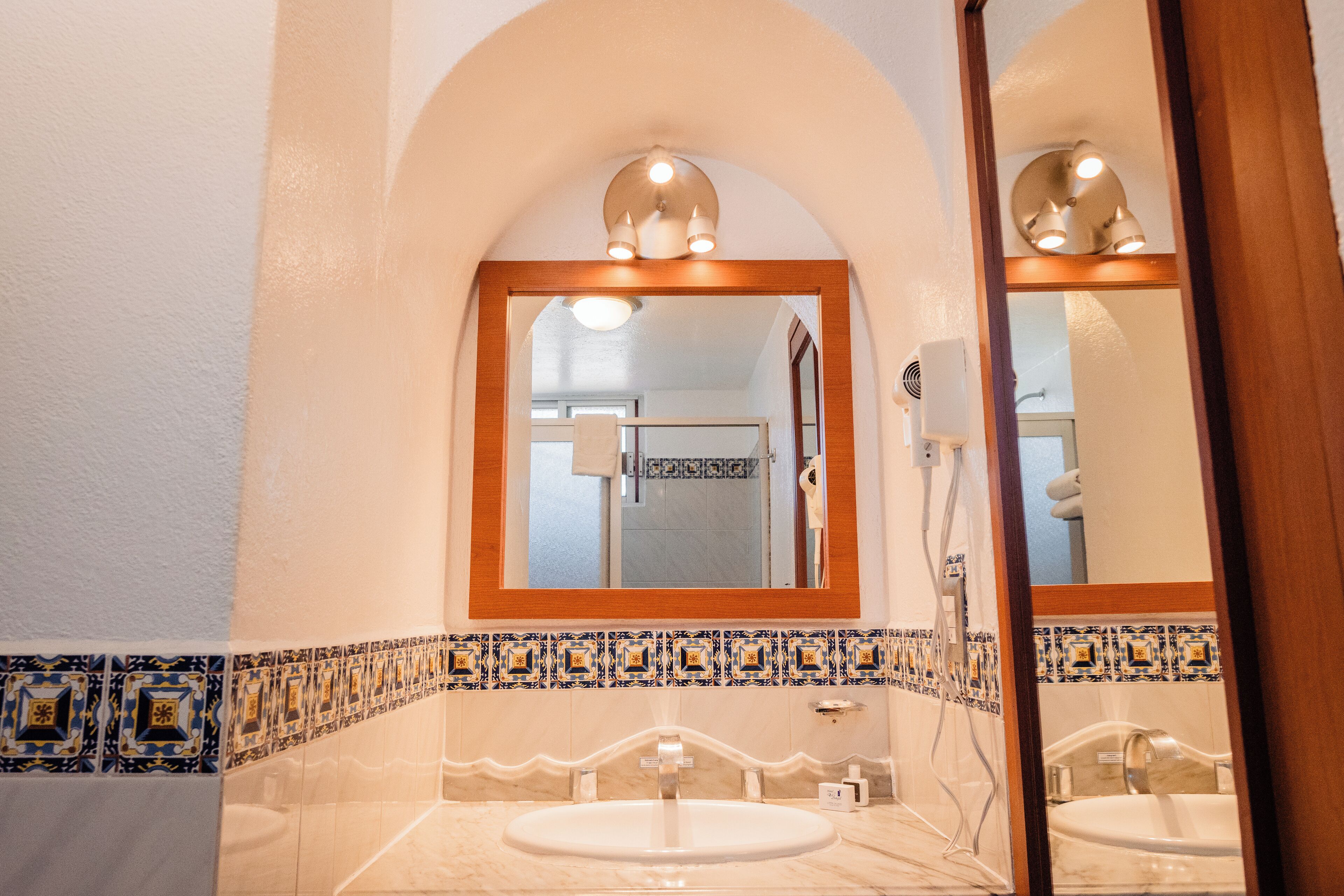 room, 1 king bed | bathroom | shower, free toiletries, hair dryer, towels