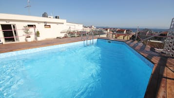 Piscine couverte, piscine extérieure (ouverte en saison)