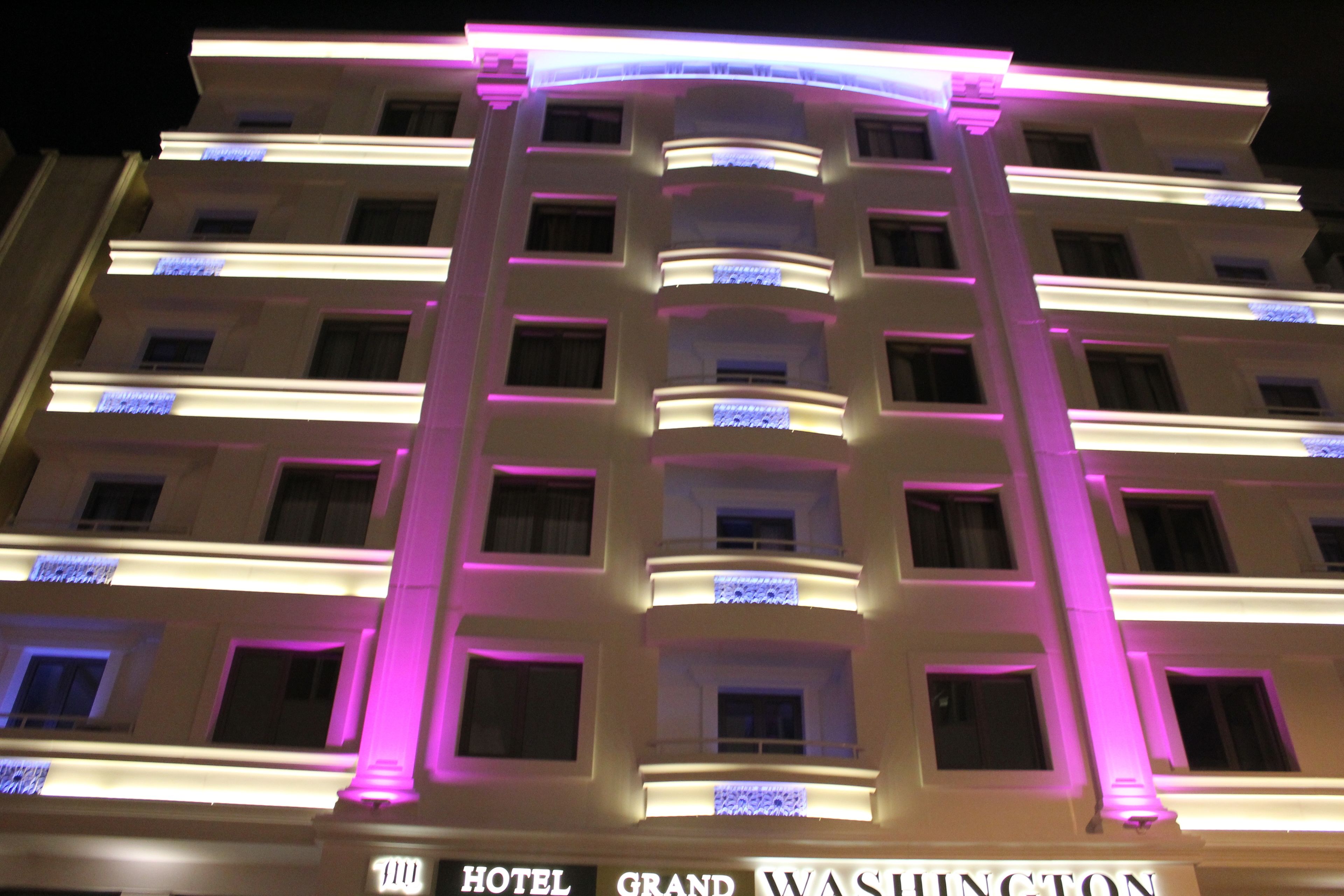 Façade de l’hébergement - soirée/nuit