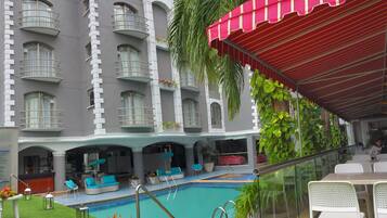 إطلالة من الشرفة