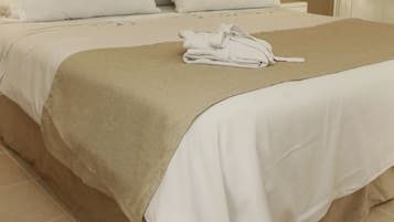 Junior Studio Suite, Balcony, Pool View | Premium bedding, minibar, in-room safe, iron/ironing board (on request)