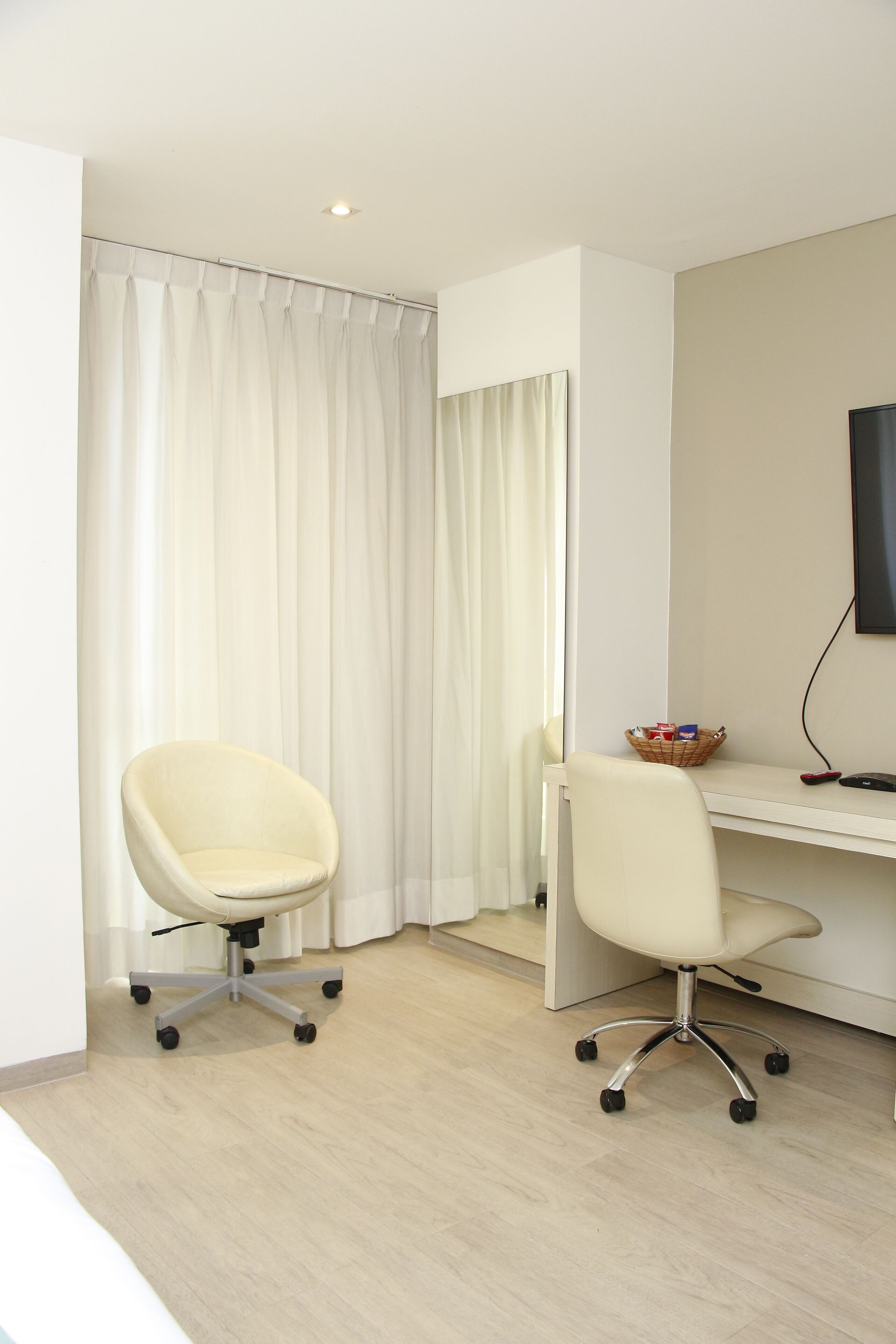 double room | 1 bedroom, premium bedding, minibar, in-room safe