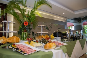 Desayuno bufé gratuito y diario