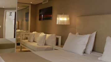 Junior Suite | Premium bedding, minibar, in-room safe, desk