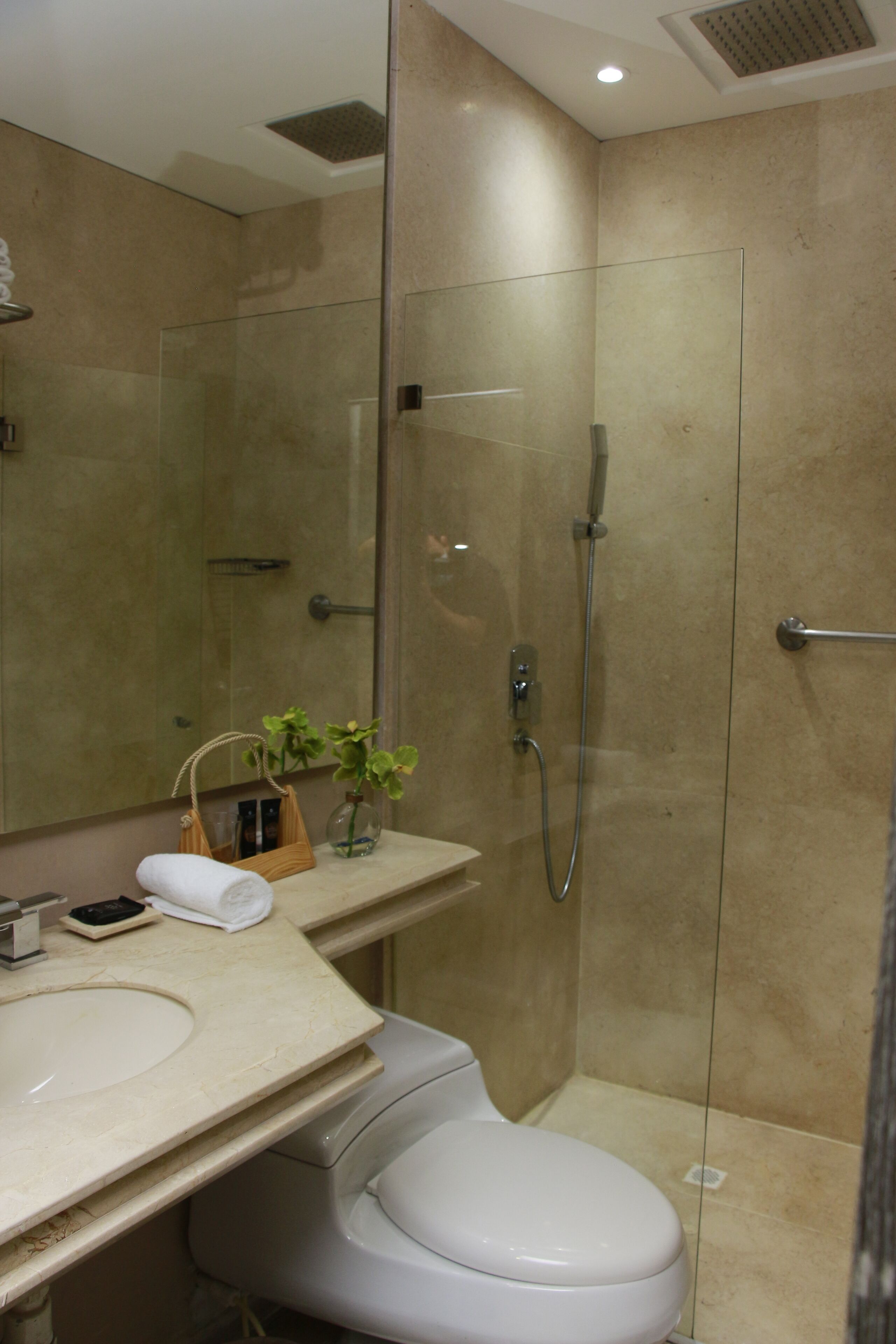 double room | bathroom | free toiletries, hair dryer, towels