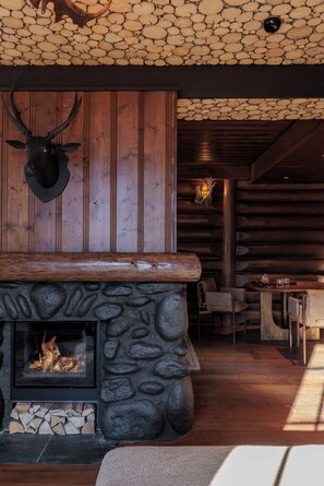 Master Suite | Aire de séjour | Téléviseur à écran plat