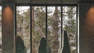 Alberca techada y alberca al aire libre por temporada