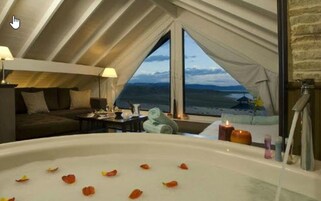 Ropa de cama de alta calidad y minibar 