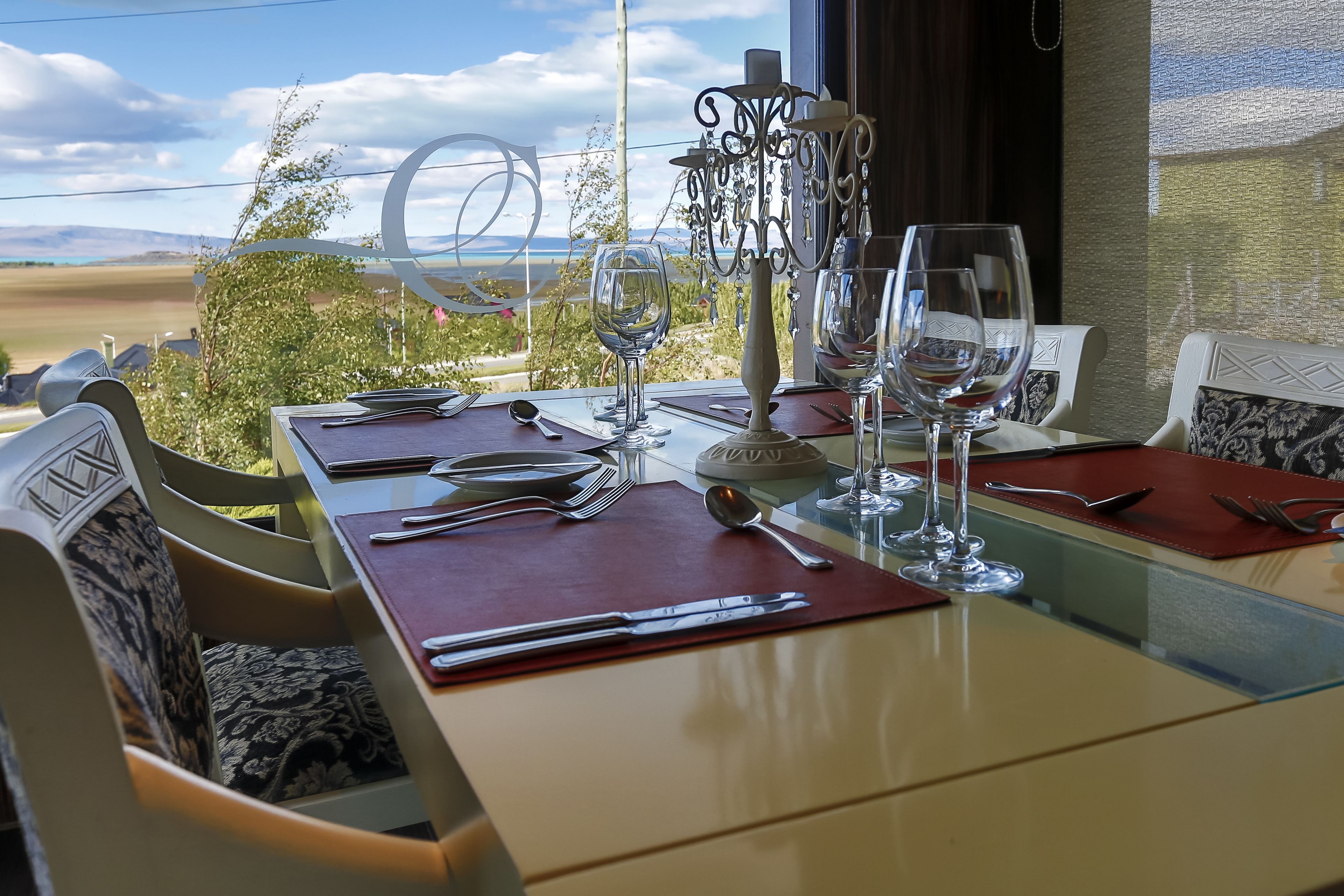 breakfast and dinner served, sea views