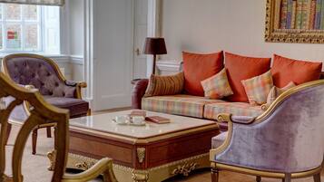 Coin salon dans le hall