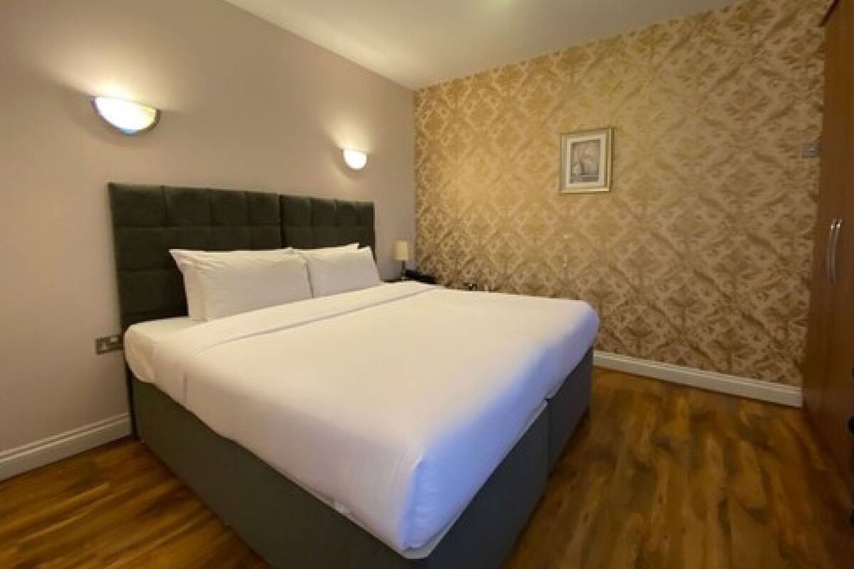 Standard Double Room | Individually decorated, individually furnished, desk, iron/ironing board