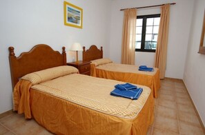 In-room safe, desk, iron/ironing board, rollaway beds - Villas Salinas de Matagorda (Tías)