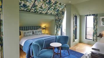 Junior Suite | Egyptian cotton sheets, premium bedding, in-room safe