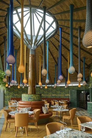 Se sirven desayunos, almuerzos y cenas. Hotel Du Vin Exeter