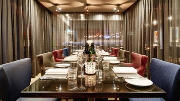 供應早餐、午餐和晚餐,英國料理,海灘景觀