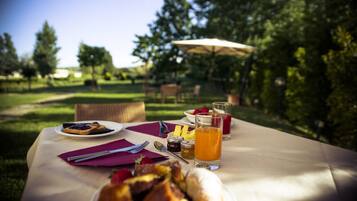 Tägliches inbegriffenes Frühstücksbuffet