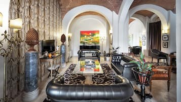 Coin salon dans le hall