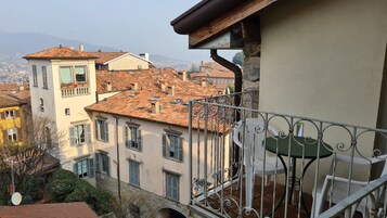 Deluxe Double Room | Terrace/patio