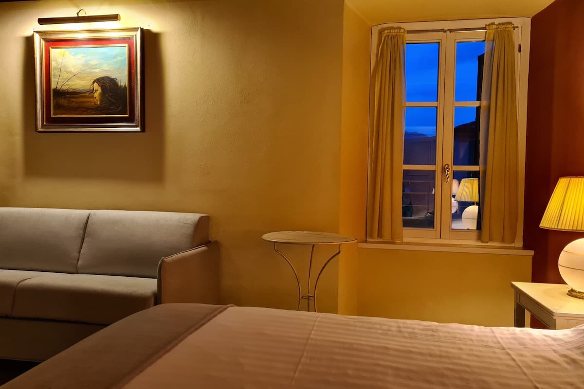 deluxe double room | 1 bedroom, premium bedding, down duvets, minibar