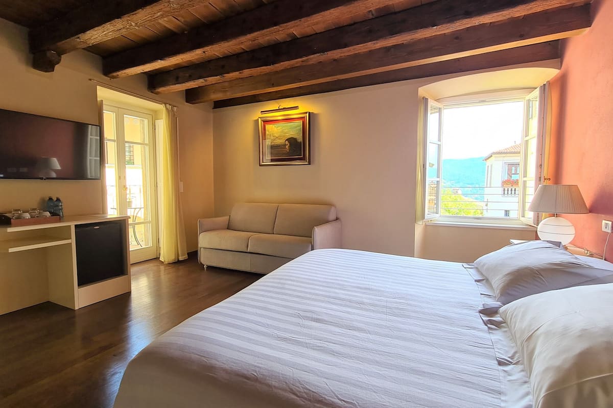 deluxe double room | 1 bedroom, premium bedding, down duvets, minibar